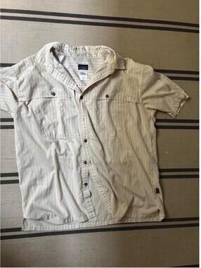 Patagonia Men's Cream and Tan Shirt